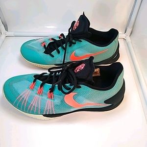 nike hyperchase size 12